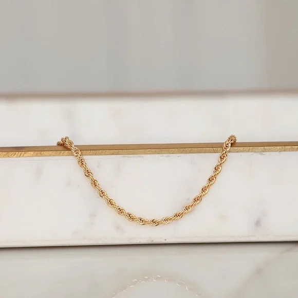 Hamptons Rope Chain | 18k Gold Filled - Picture 7 of 7